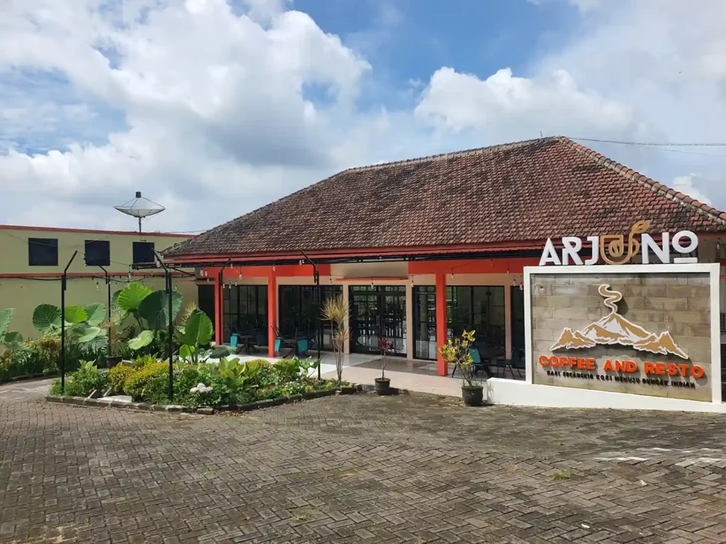 cafe tepi sawah