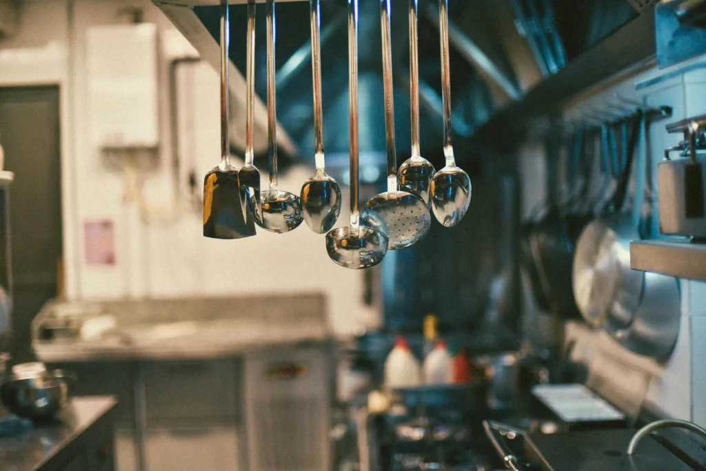 Kitchen Equipment Adalah